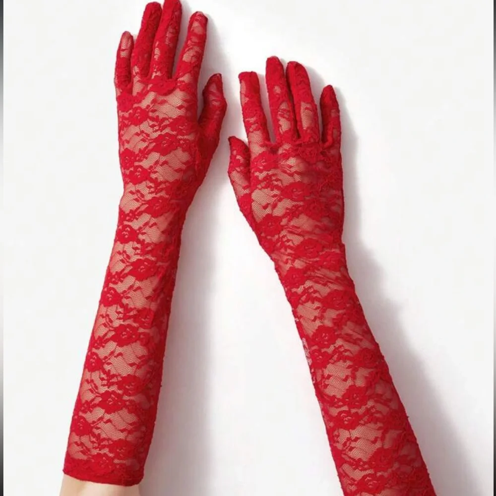 Belle Red Lace Gloves